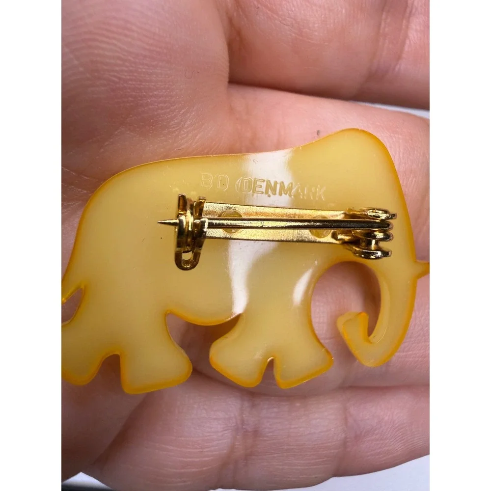 Buch + Deichmann Denmark Yellow Lucite Elephant Brooch Rhinestone Eye Vintage